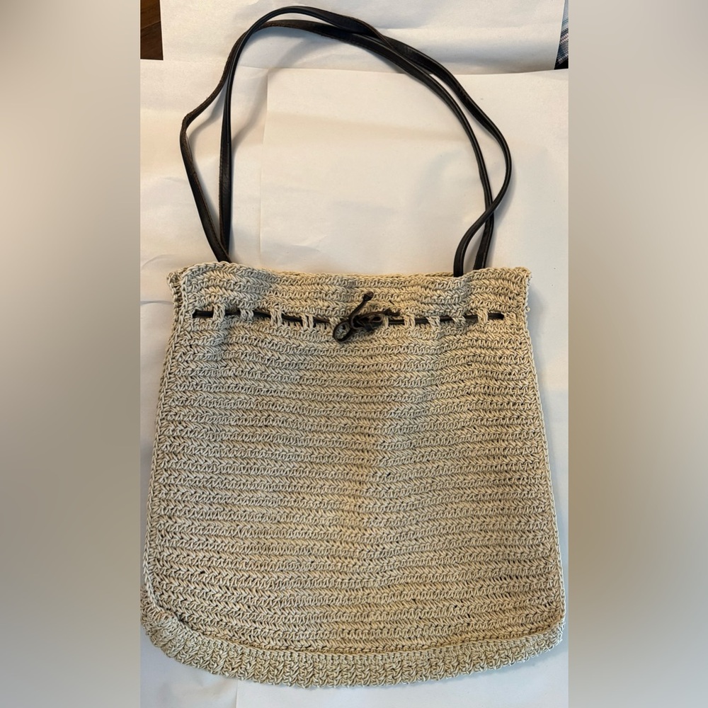 Straw shouder, Eddie Bauer, pre-loved good condition, perfect summer bag
